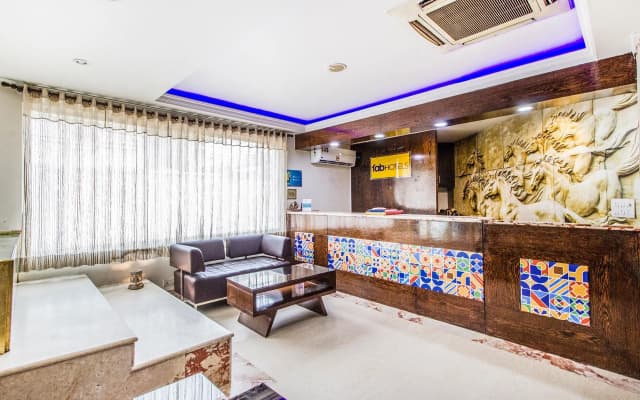 FabHotel Marble Arch Karol Bagh - photo 2