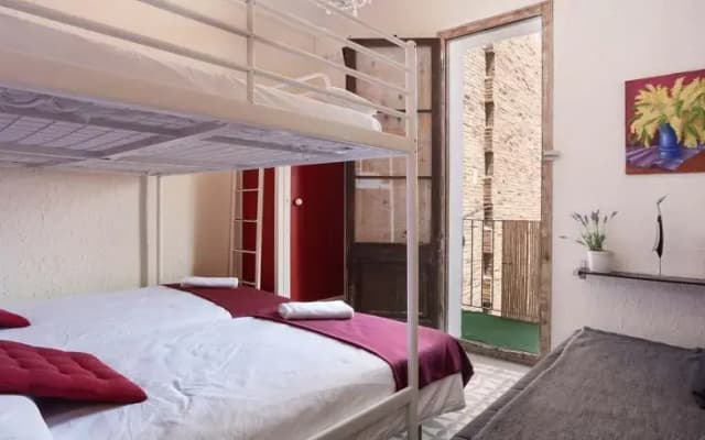Eixample - Sagrada Familia Aparments - photo 4