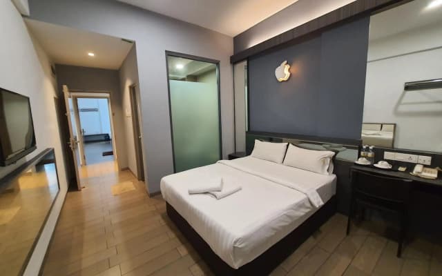 Hotel Golden View Nilai - photo 4