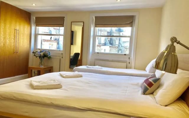 Buckingham Palace View Apartment - photo 4