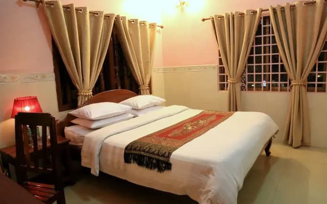 The Golden Square Villa - photo 3
