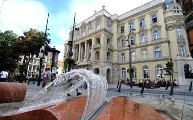 Budapest Center Apartment - photo 3