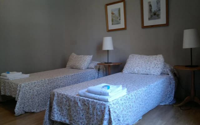 Ally's Guest House Barcelona B&B - photo 2