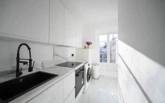 Superb Apt-passy-mobility Lease - photo 3