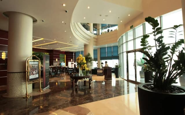 Plaza Inn Hotel - photo 2