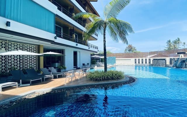 Aqua Resort Phuket - Near Beach and Chalong Pier - photo 2