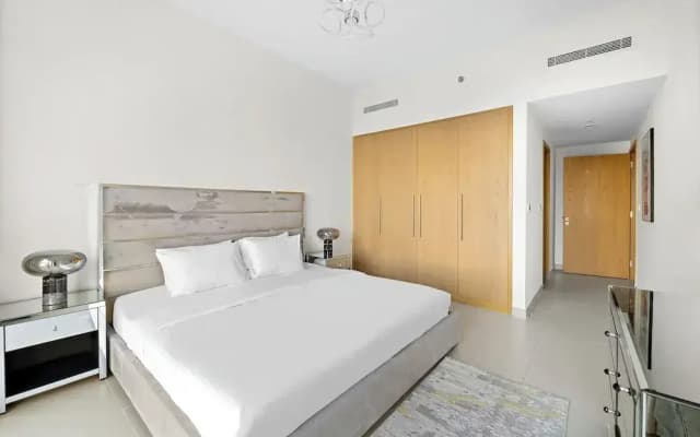 2BR 203 Bellevue Tower 1 - photo 3