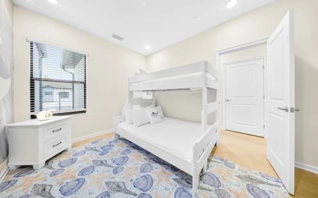 NEW 5bd/5ba Townhome Near Seaworld - photo 4
