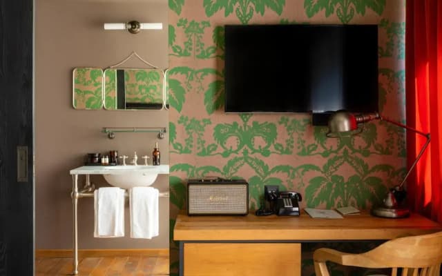 Hotel Rooms Hotel Tbilisi - photo 2