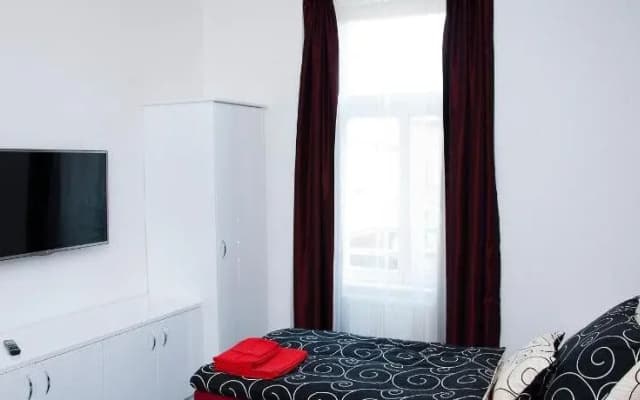 Krisco Apartments - photo 3
