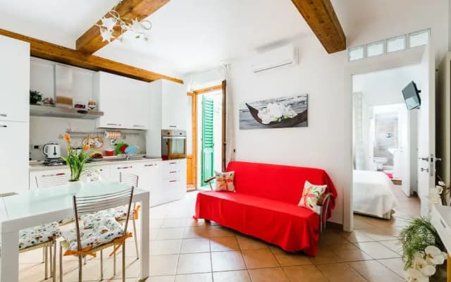 Florence Liona Apartments - photo 5
