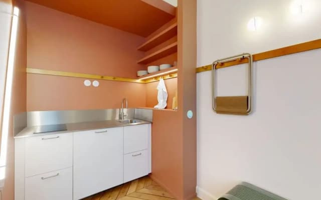 Joivy Pleasant 1-bed Flat w/ Shared Courtyard - photo 2