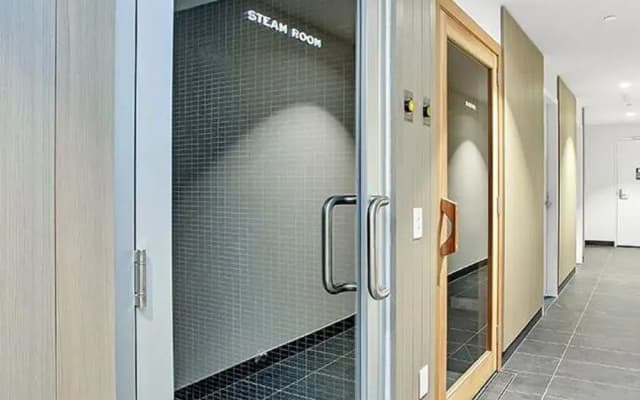 IfStays EQ Tower Apartment - photo 2
