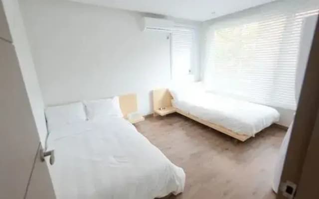 The Zip Guest House for Female Only - photo 2