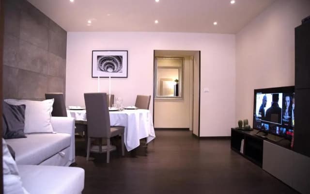 H-Aviva Giubbonari Apartment - photo 2