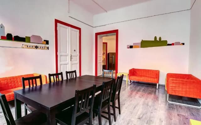 Pals Mini Hostel - photo 2