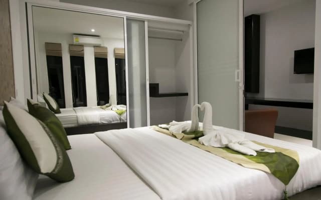 West Key Kamala Apartment - photo 2