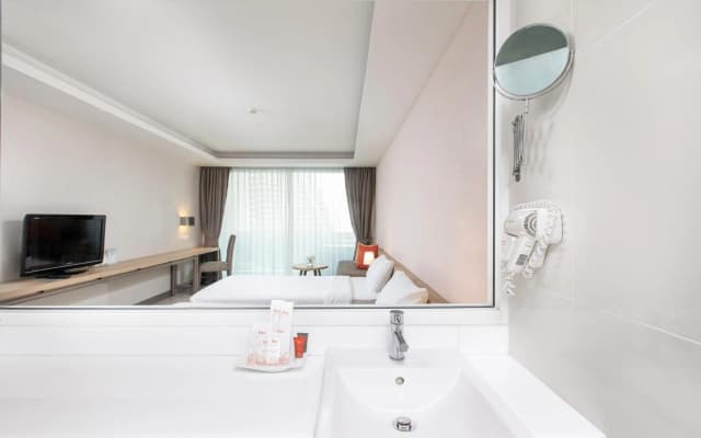 Prima Hotel Pattaya - photo 2