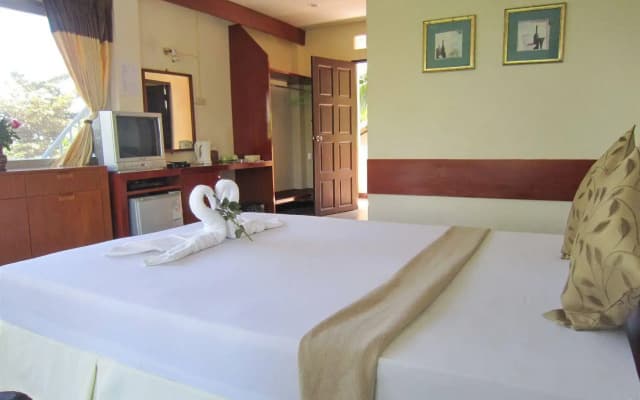 Thaniza Beachfront Resort - photo 4