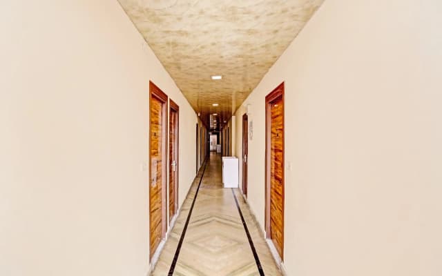 Hotel O OM VILLA RESIDENCY Near Lotus Temple - photo 3