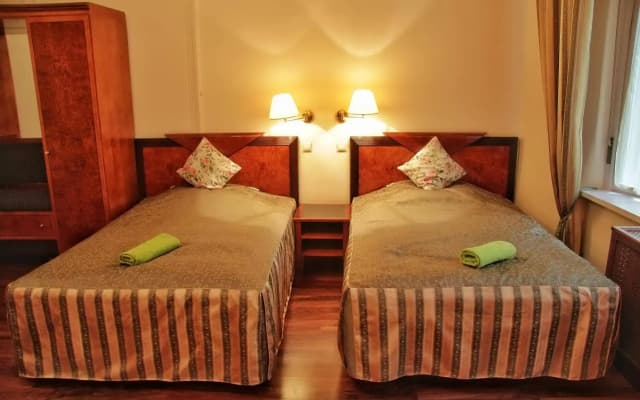 Evergreen Budapest Bed & Breakfast and Guest House - photo 3