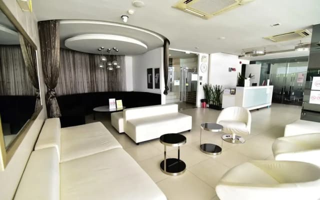 LIV at 5 - photo 2