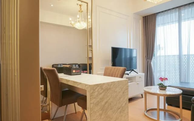Brand New and Luxury 1BR at West Vista Apartment - photo 4