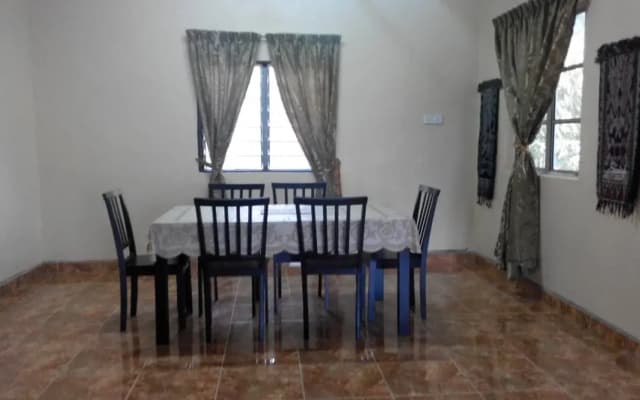 Anggerik Villa Guest House - photo 2