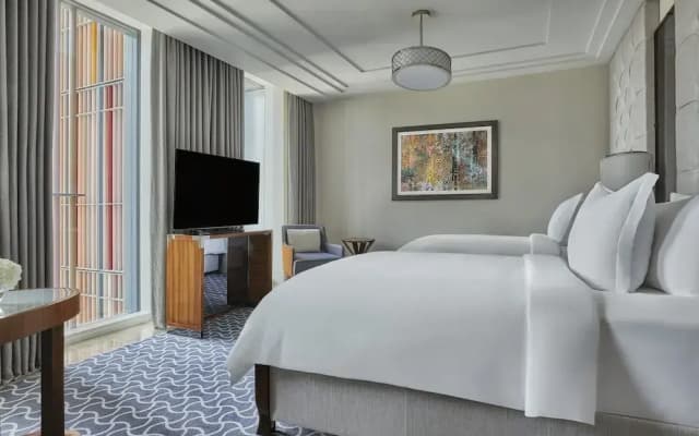Four Seasons Hotel Abu Dhabi at Al Maryah Island - photo 4