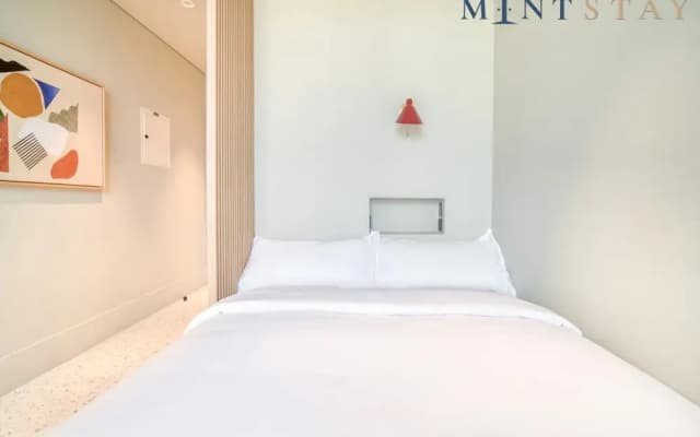 Chic Studio w Panoramic Burj Khalifa Views - photo 4