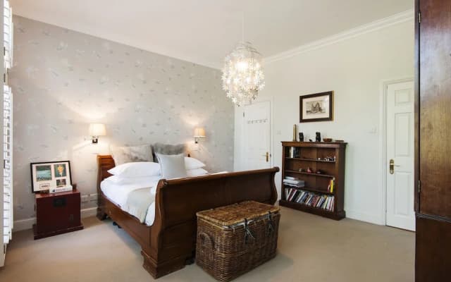 Enchanting Southfields Home by King George's Park - photo 3