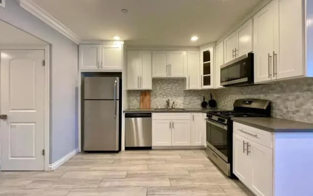 Stylish Hollywood Townhouse - Ideal Location - photo 4