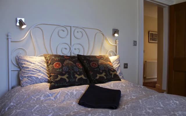 Silver Lining - Gilmore Place Apartment - photo 3