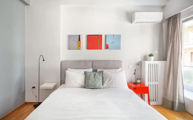 UPSTREET Modern Downtown Flat -Acropolis - photo 3