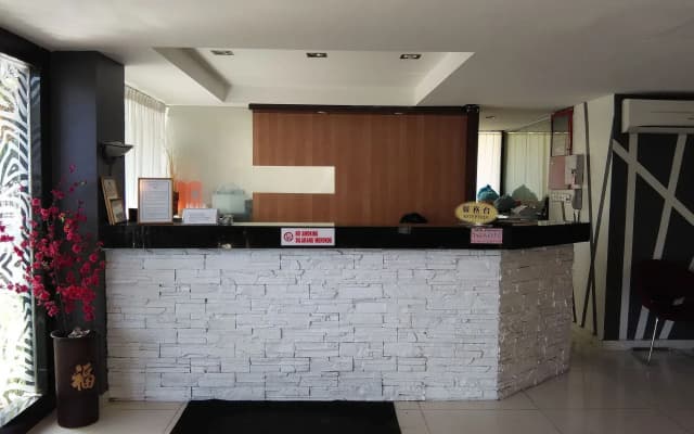 Casuarina Hotel - photo 2