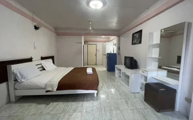 OYO 75494 President Apartment - photo 4