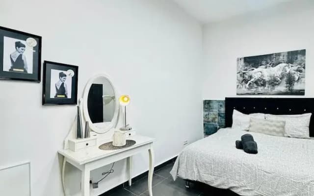 Stylish Studio Apt Near Rathausplatz - photo 2