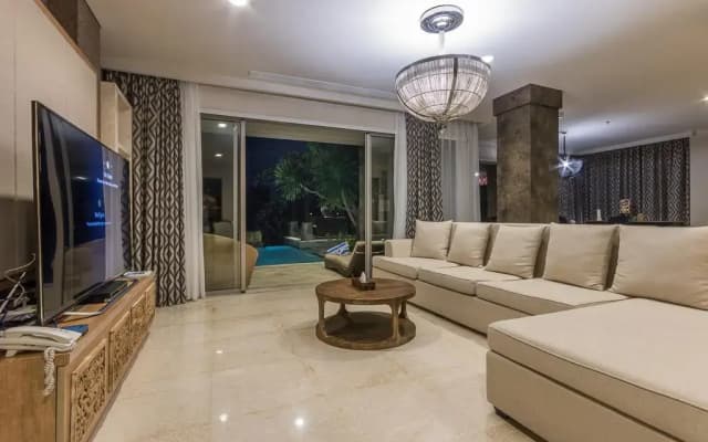 AYANA Residences Luxury Apartment - photo 3