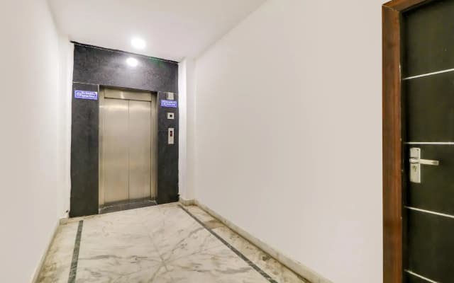 OYO 76136 Sai Palace - photo 2