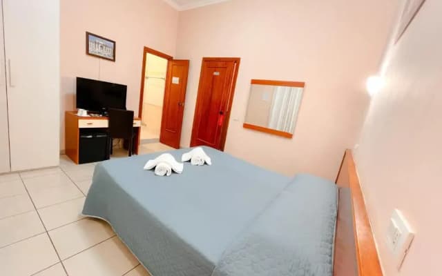 Alius And Freerome Hotel - photo 3