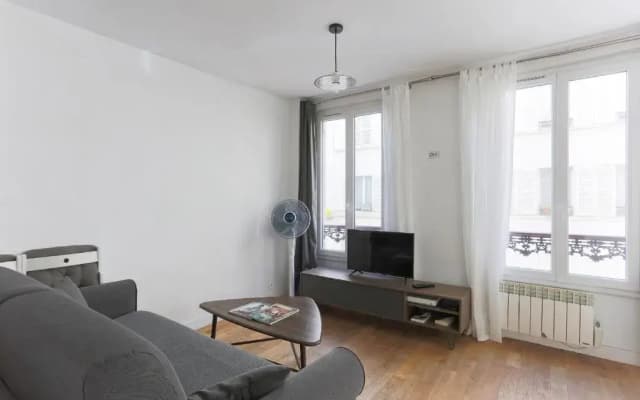Eiffel Tower Royal Apartment - photo 2