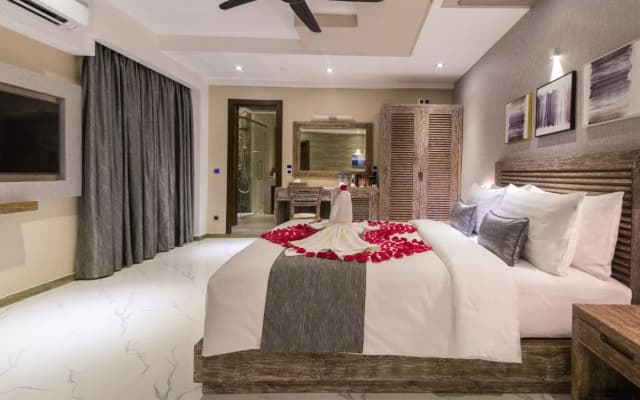 Samann Grand Hotel - photo 3