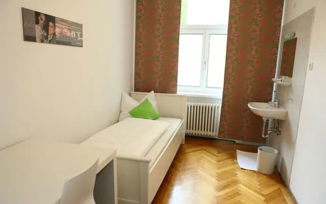 Hostel  Guesthouse Kaiser 23 - photo 4