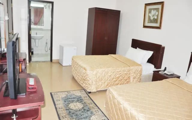 Safeer Plaza Hotel Apartments - photo 2