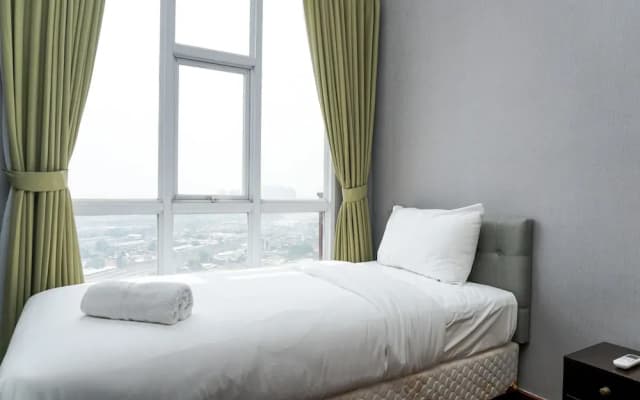 Fabulous 2BR Lucky Tower Apartment - photo 4