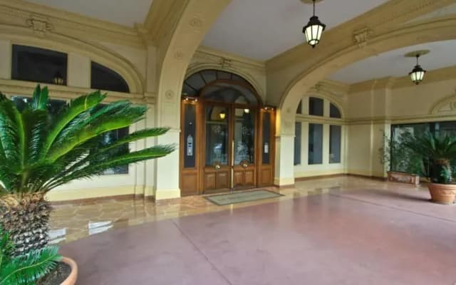 GRAND HÔTEL City Center at 2 minutes walk from the beach - photo 2
