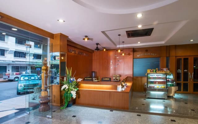Green House Hotel - photo 2