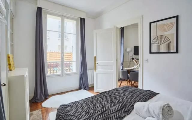 Superb Eiffel Tower Terrace Apartment - photo 2
