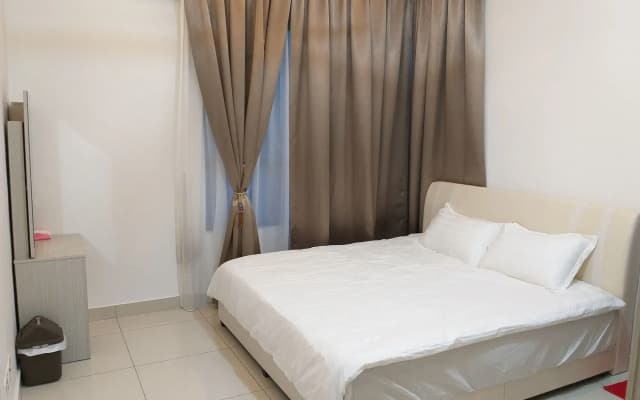 Raffles Suites Homestay - photo 2