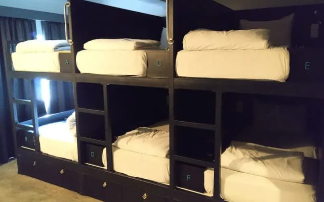Illuminate Boutique Hostel - photo 4